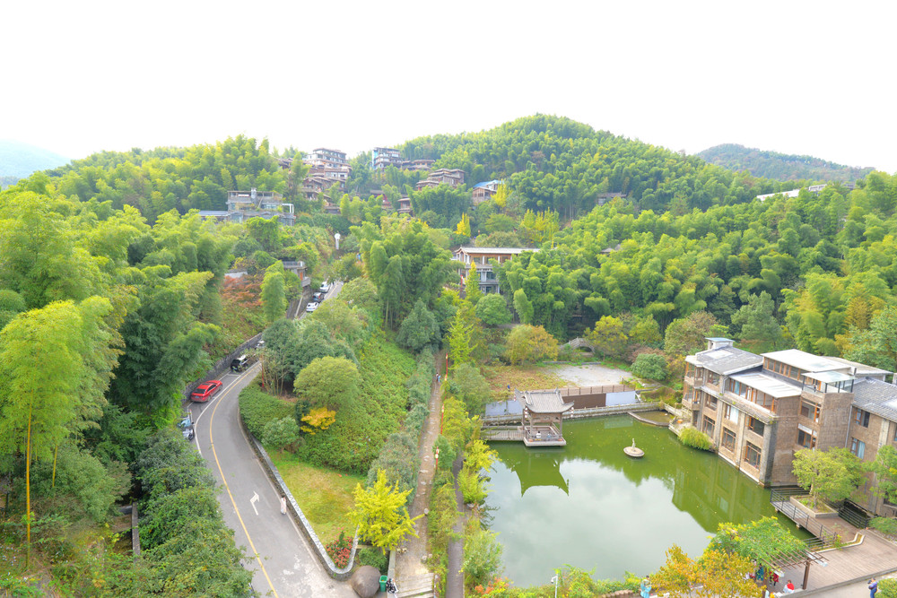 南昌藏着一个"篁岭",就在梅岭,它叫曼山谷