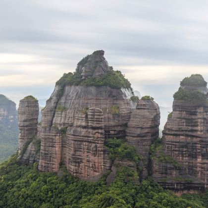 韶关丹霞山+长老峰景区+阴元石+丹霞山翔龙湖一日游 韶关丹霞山+长老峰景区+阴元石+丹霞山翔龙湖一日游