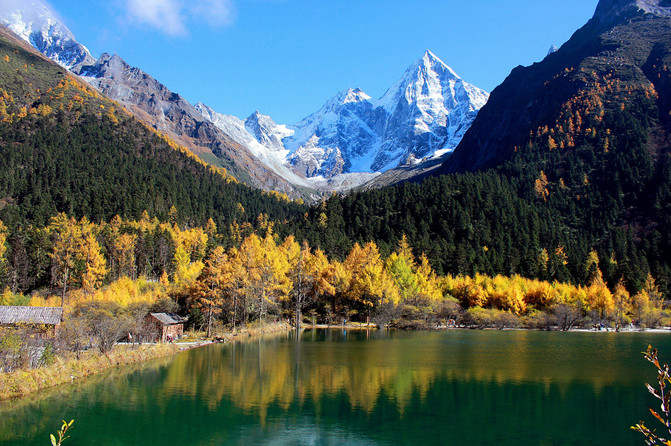 理县 毕棚沟,4a级,国内秋季红叶观赏胜地之一,其四姑娘山长坪沟穿越