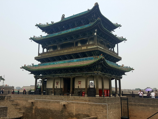 平遥古城内景(南门),右边是一处"醋"坊.