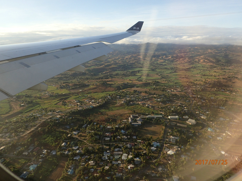 飞机准时到达斐济楠迪机场