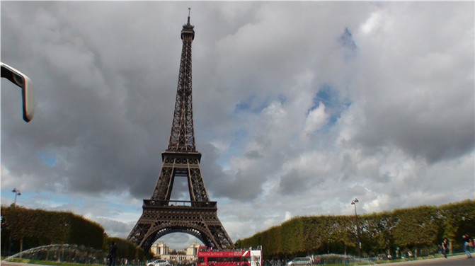 [原创]埃菲尔铁塔是工业革命的纪念碑。法国1