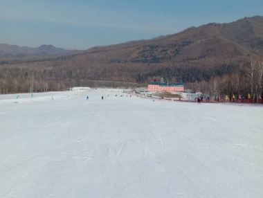 伊春九峰山滑雪场攻略-九峰山滑雪场门票价格多少钱-团购票价预定优惠