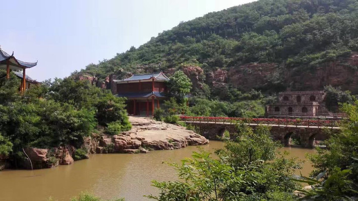 新密伏羲山大峡谷