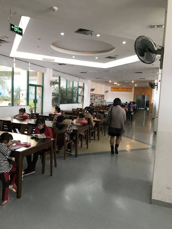 图书馆是林百欣先生捐建的,进去了解了一下,原来老先生就是香港
