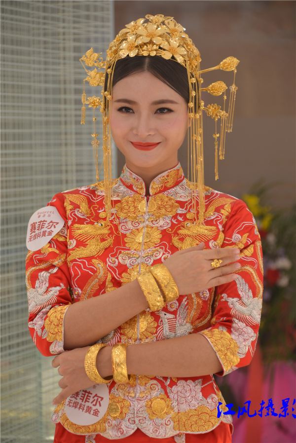 拍南宁街头千万身价的中国新娘装-南宁,中国
