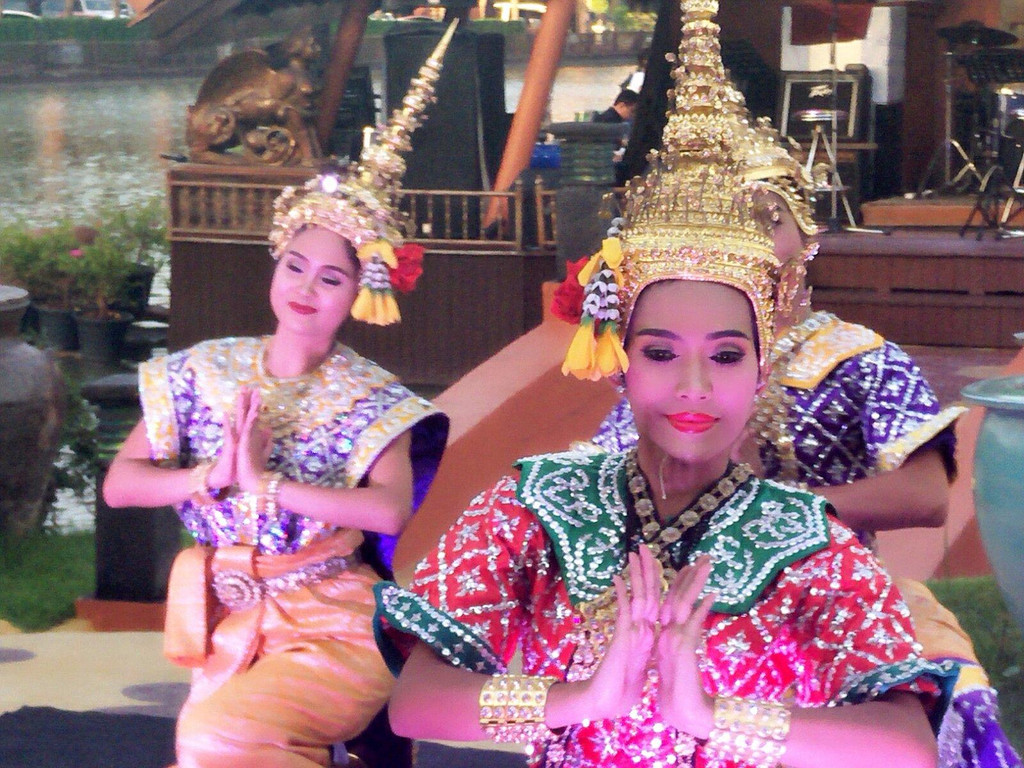 泰国民族舞蹈以服饰