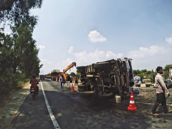 三个宝器耍天竺(三千公里的印度摩托旅行,视频