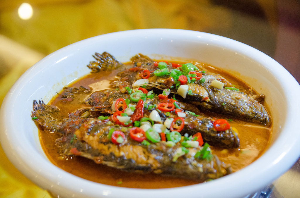 个人最爱的一道菜了,红烧鳜鱼,鳜鱼的肉质本来就十分鲜嫩,本道菜采用