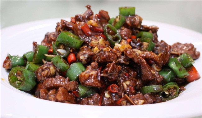永州血鸭 永州的传统菜,在当地,几乎家家户户都会制作此菜,香辣肉