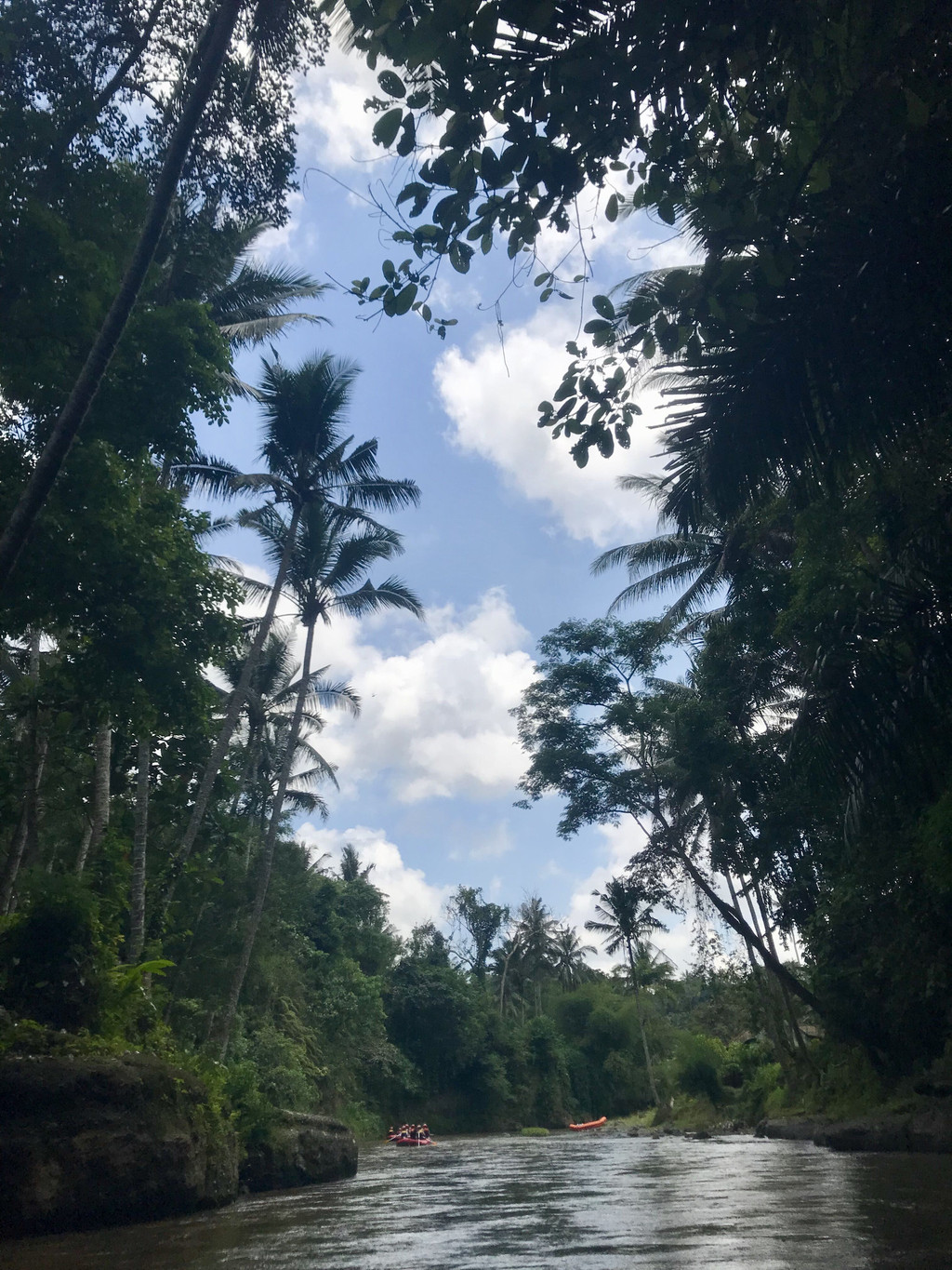 阿勇河漂流