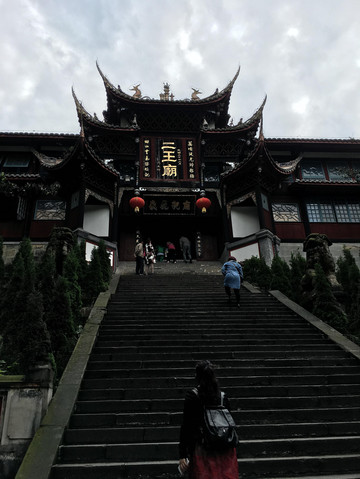 昨夜细雨昨夜风,烟花三月访蓉城—成都,乐山,都江堰自由行