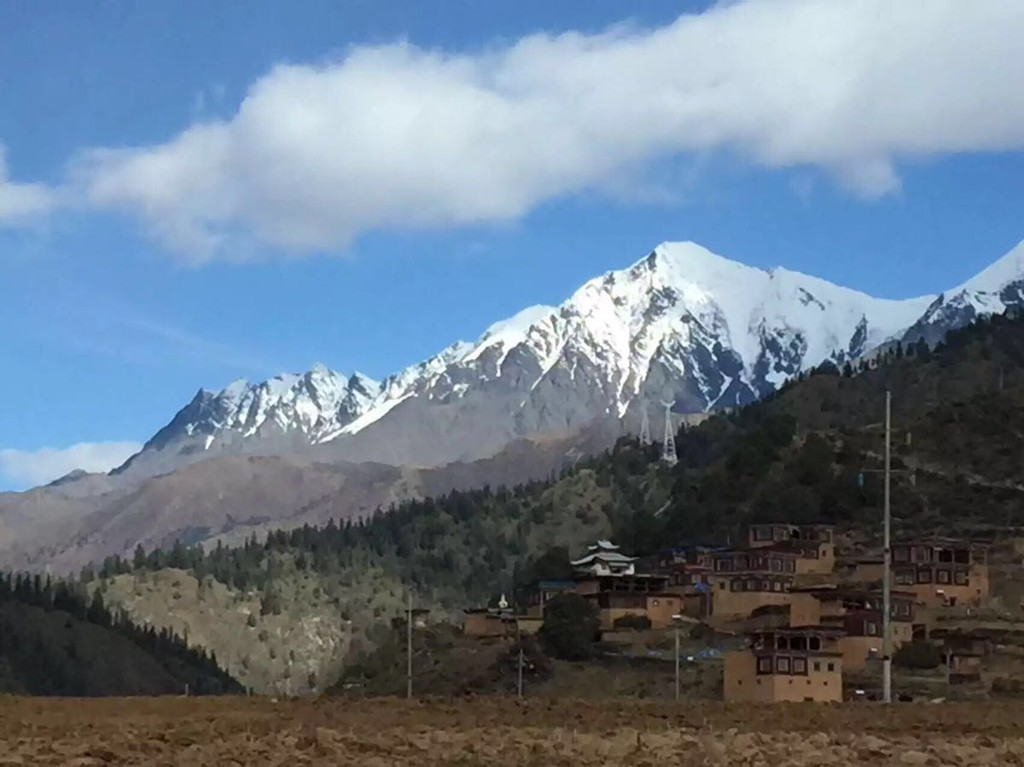      甘孜藏族自治州卡瓦洛日神山