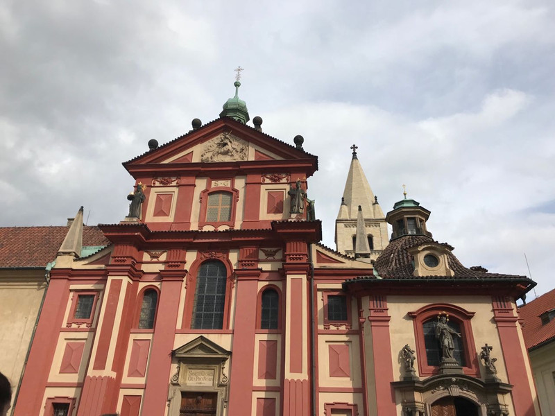 圣乔治教堂basilica of george 巴洛克风格的红砖建筑,建于10世纪