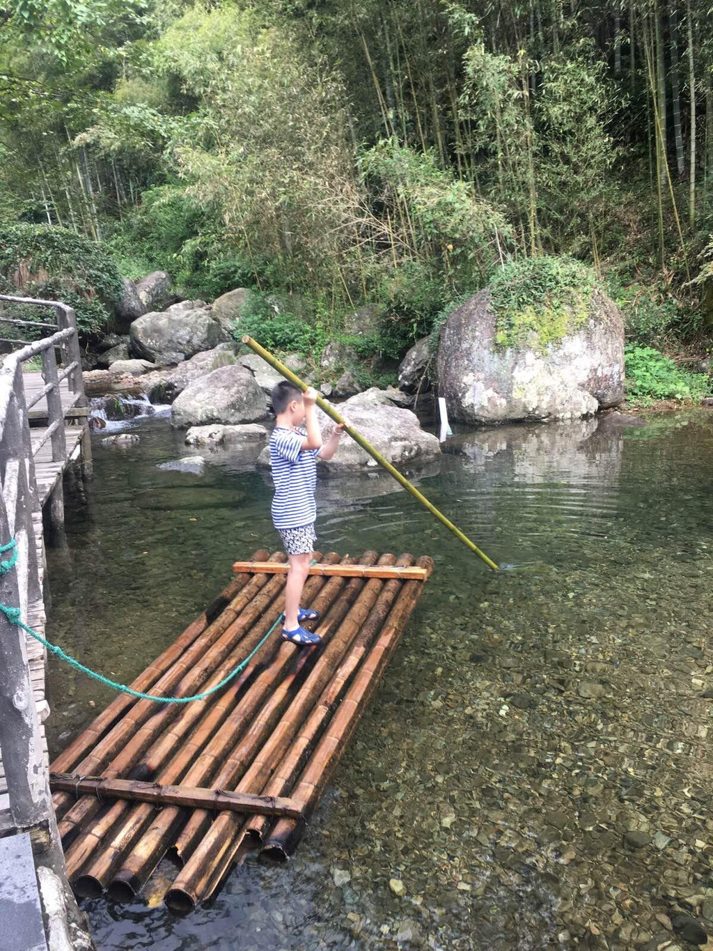 鸬鸟山沟沟汤坑景区                        