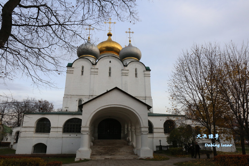 年为纪念俄罗斯古城斯摩棱斯克摆脱立陶宛统治而修建的一座女子修道院