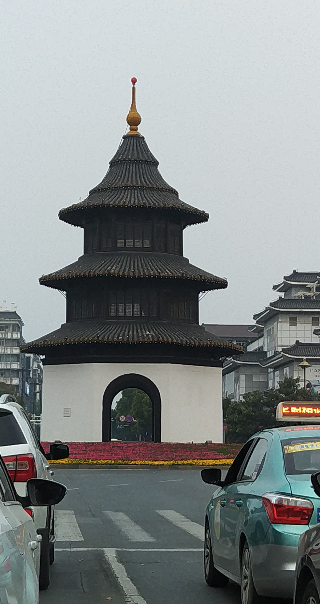 文昌阁:位于扬州市中心,扬州标志性建筑.