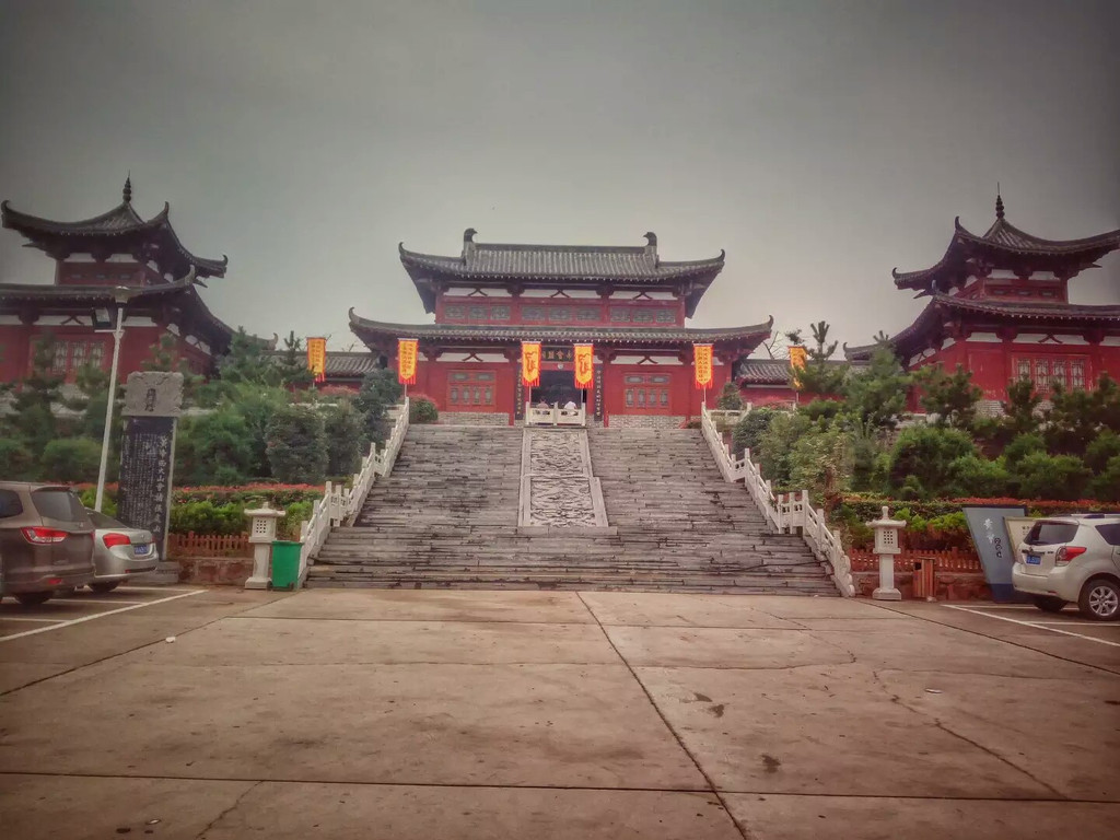 黄帝西泰山会诸侯                          