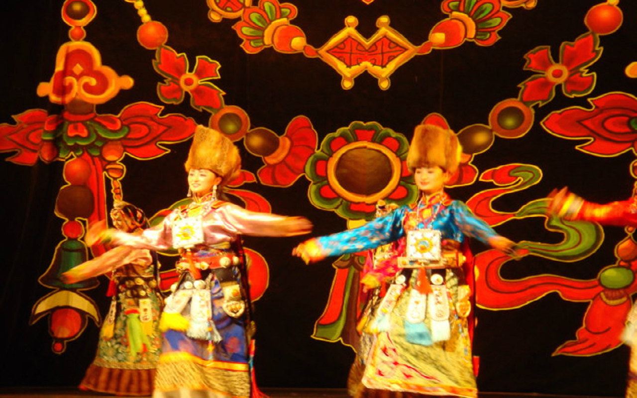 成都 九寨沟 黄龙风景名胜区6日5晚跟团游 双飞 送藏家 晚会 藏寨