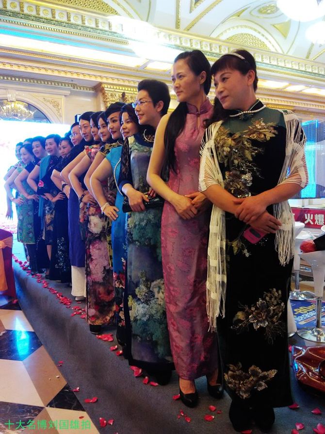 春天里的旗袍秀，让女人如此出彩