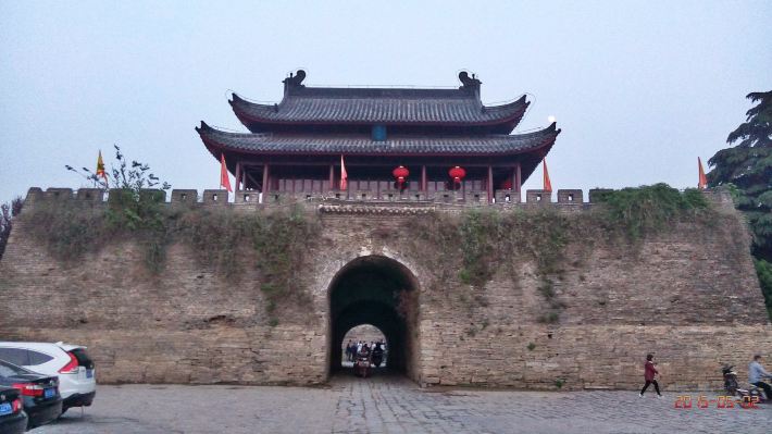                  古城东门,寿县