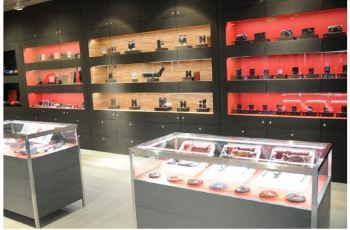 【携程攻略】香港徕卡专卖店(香港机场店)购物