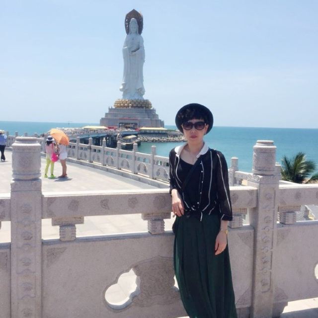 我并不是虔诚的信徒 ,但在看到南海观音的时刻,我的心里依然充满了