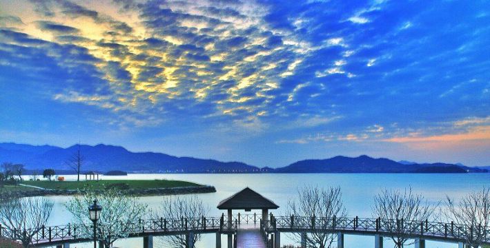 浙东四明湖春晓