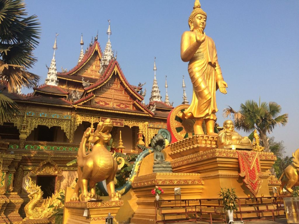 30朝拜西双版纳著名总佛寺