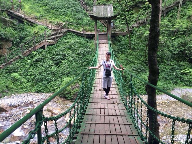 成都+九寨沟+黄龙+乐山+峨眉山9日8晚跟团游