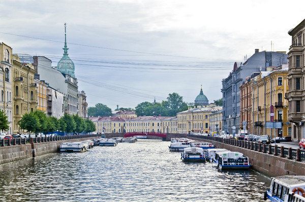 圣彼得堡涅瓦河畔#随手拍# - 圣彼得堡游记攻略