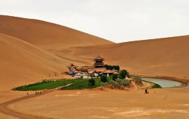 敦煌鸣沙山月牙泉天气预报,历史气温,旅游指数