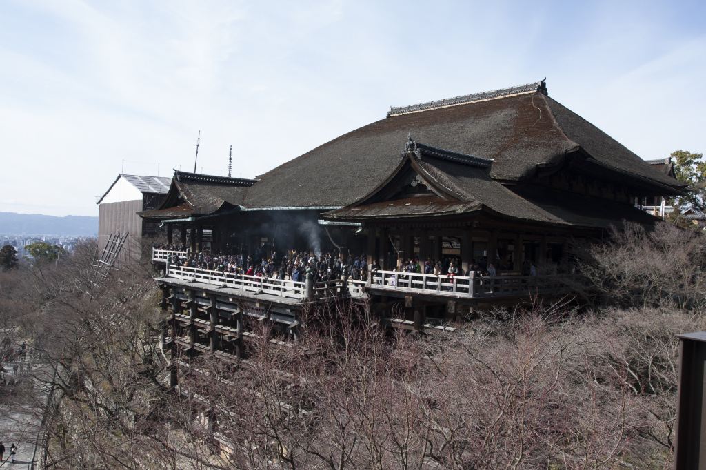 清水寺(kiyomizu-dera)始建于宝龟9年(778年,与金阁寺,二条城被并称