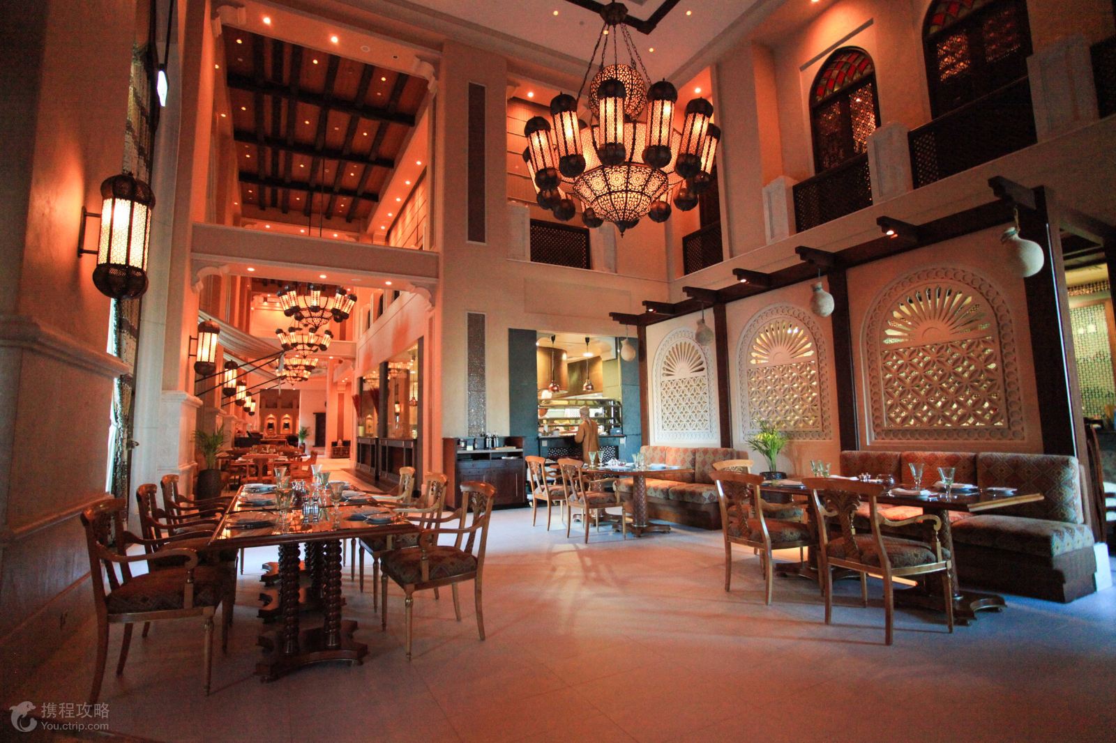 阿联酋迪拜+阿布扎比6日3晚跟团游(5钻)·国庆