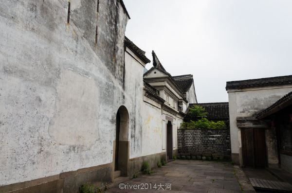 走马楼是一座开设在古建筑内的餐厅,进来看了一眼就离开了,前往校士馆