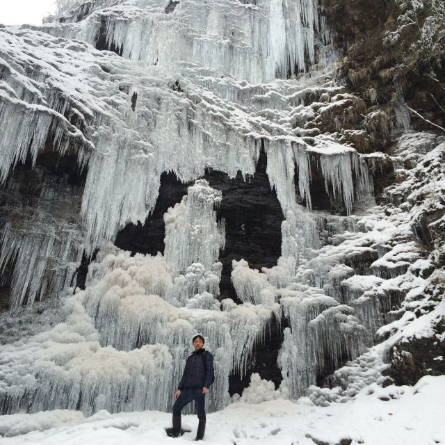 美丽彭州红岩山雪景冰瀑