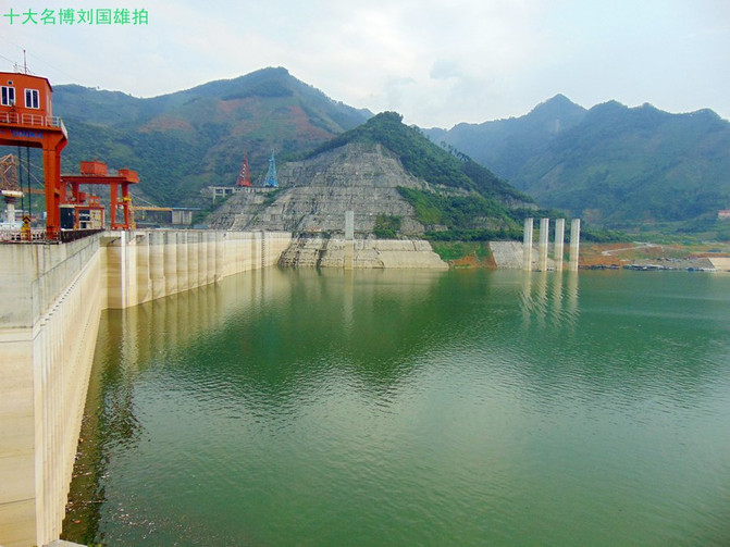 深入世界最高大坝龙滩水电站猎奇---天峨游(1)