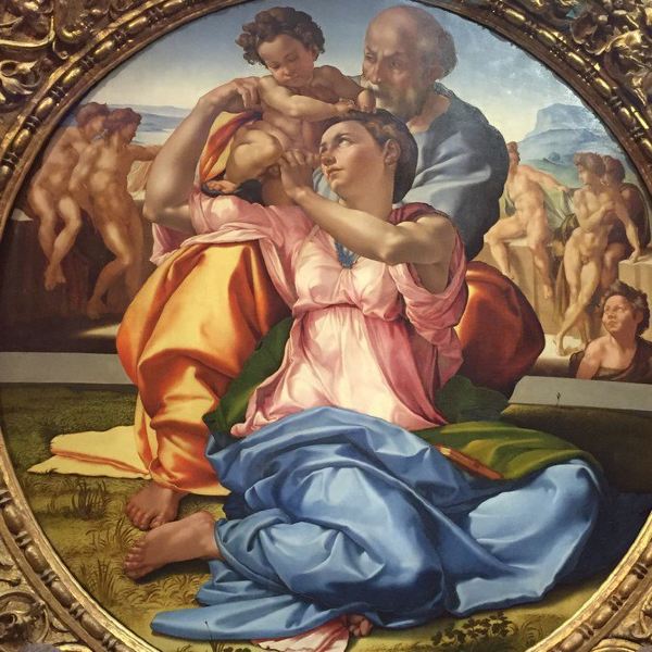 里面米开朗基罗的画只有一副,不过是最有名的---圣家族,这衣料的质感