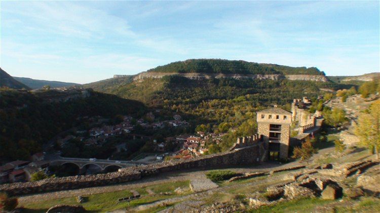 [原创]保加利亚"大特尔诺沃市"的"查雷维茨山顶城堡"是世界遗产地.