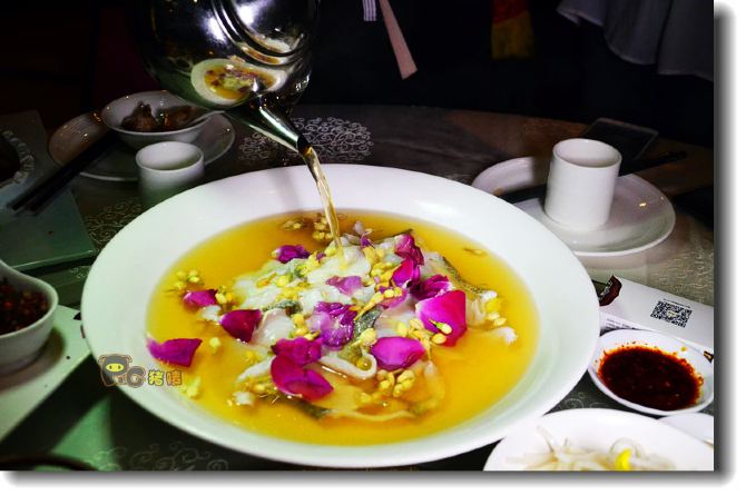 加游站#把"春天"吃进肚子里 鑫桂园云南传统鲜花美食