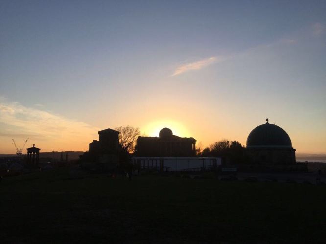 英国导游小梁之地接包车游记一卡尔顿半山观日