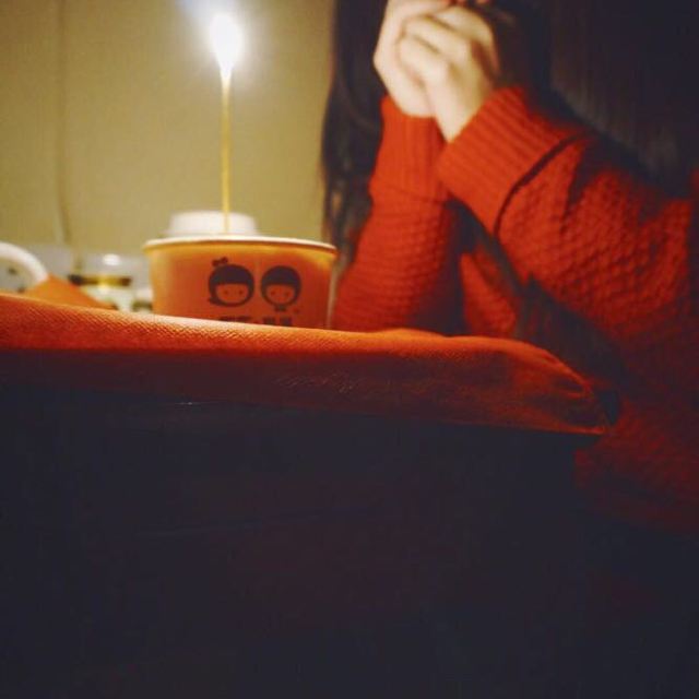 人问我为什么要生日的时候一个人孤孤单单的在离家千里的地方自己过