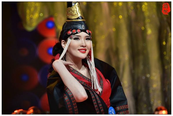 中俄蒙美丽使者大赛之蒙古选手— 第十二届中俄蒙美丽使者国际大赛(2015) - 小谷 - jgs460908小谷摄影博园 【火速围观】蒙古国的美女与他们的民族服装 - 渝帆 - 渝帆空间