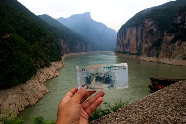 漫步白帝城,远眺瞿塘峡