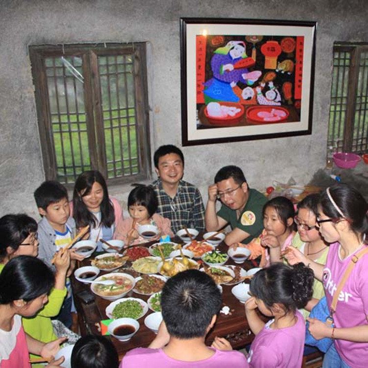 家人朋友其乐融融啊