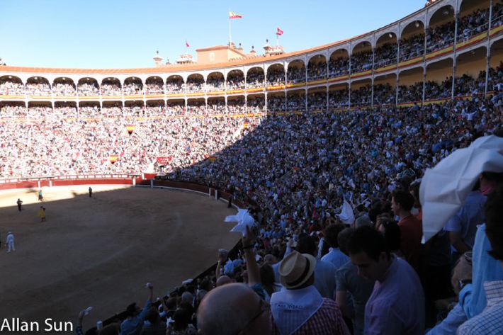 爱上斗牛士系列激情澎湃的马德里斗牛场--A