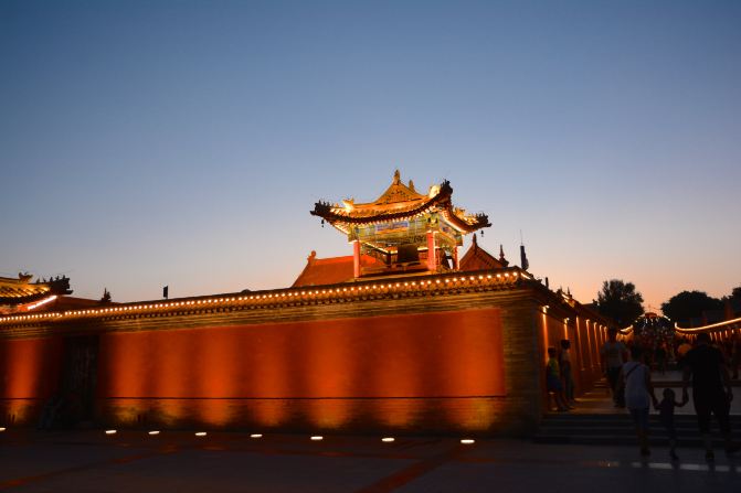 乌兰浩特有多少人口_乌兰浩特火车站图片(2)