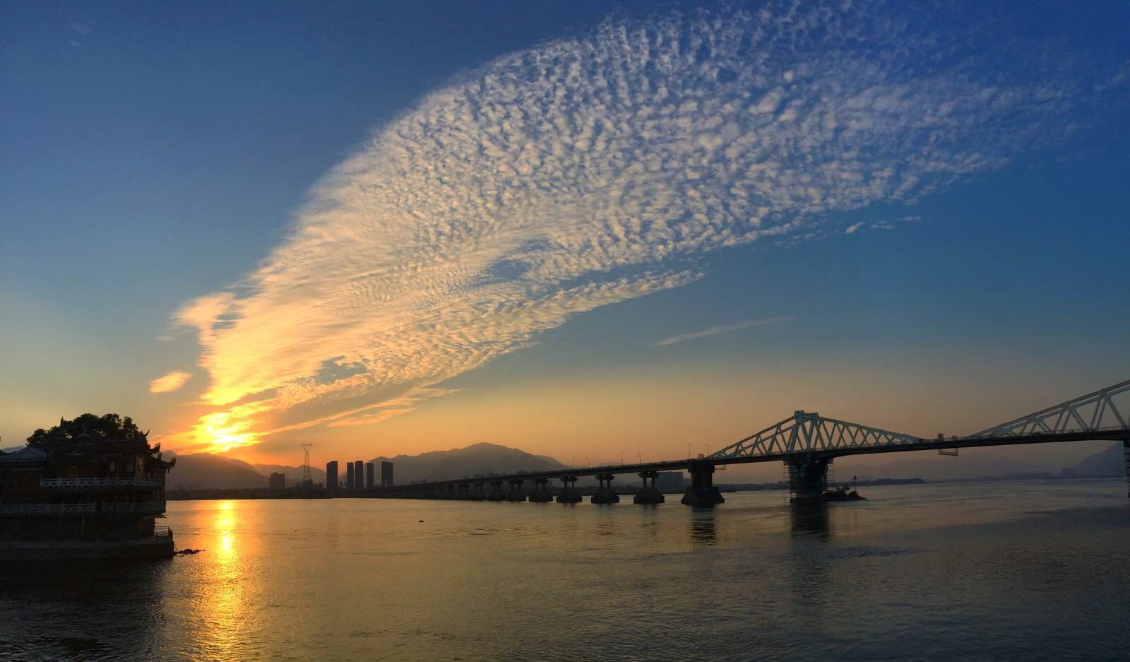 的夕阳 晚霞 金山寺在福州很出名,在西郊洪塘村附近的乌龙江上