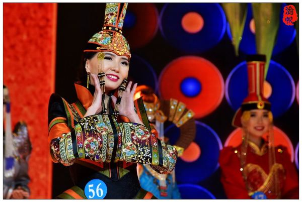 中俄蒙美丽使者大赛之蒙古选手— 第十二届中俄蒙美丽使者国际大赛(2015) - 小谷 - jgs460908小谷摄影博园 【火速围观】蒙古国的美女与他们的民族服装 - 渝帆 - 渝帆空间