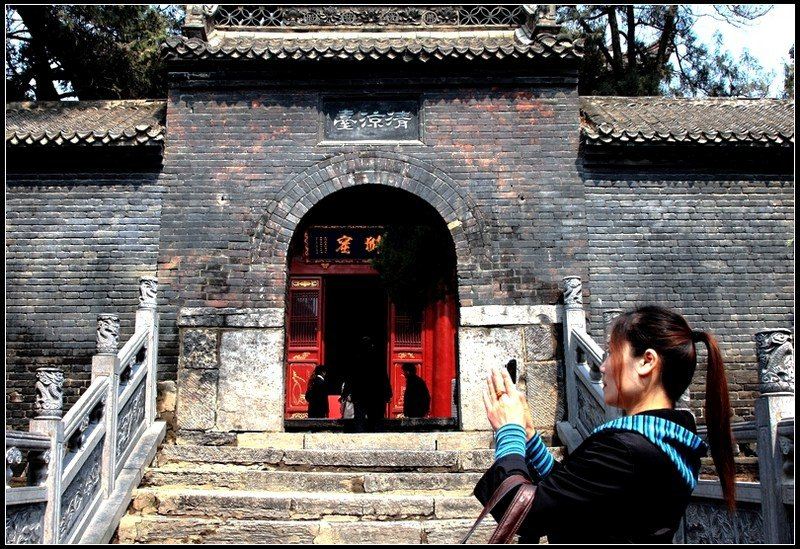 白马寺后方还设有一座清凉台,被称为"空中庭院",是整个寺院的胜景.